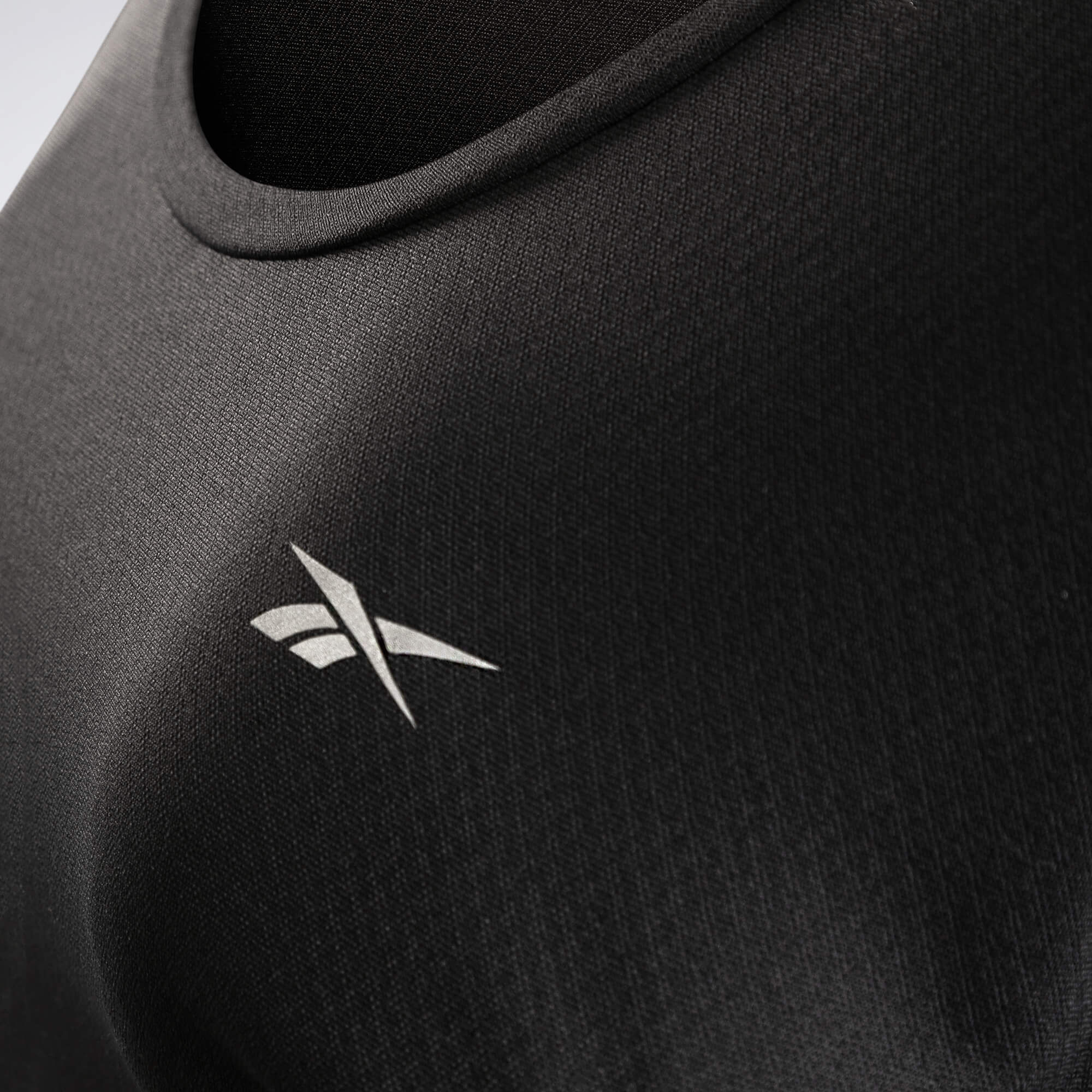 Camiseta Reebok Dynamic Feminino – preto – foto 3