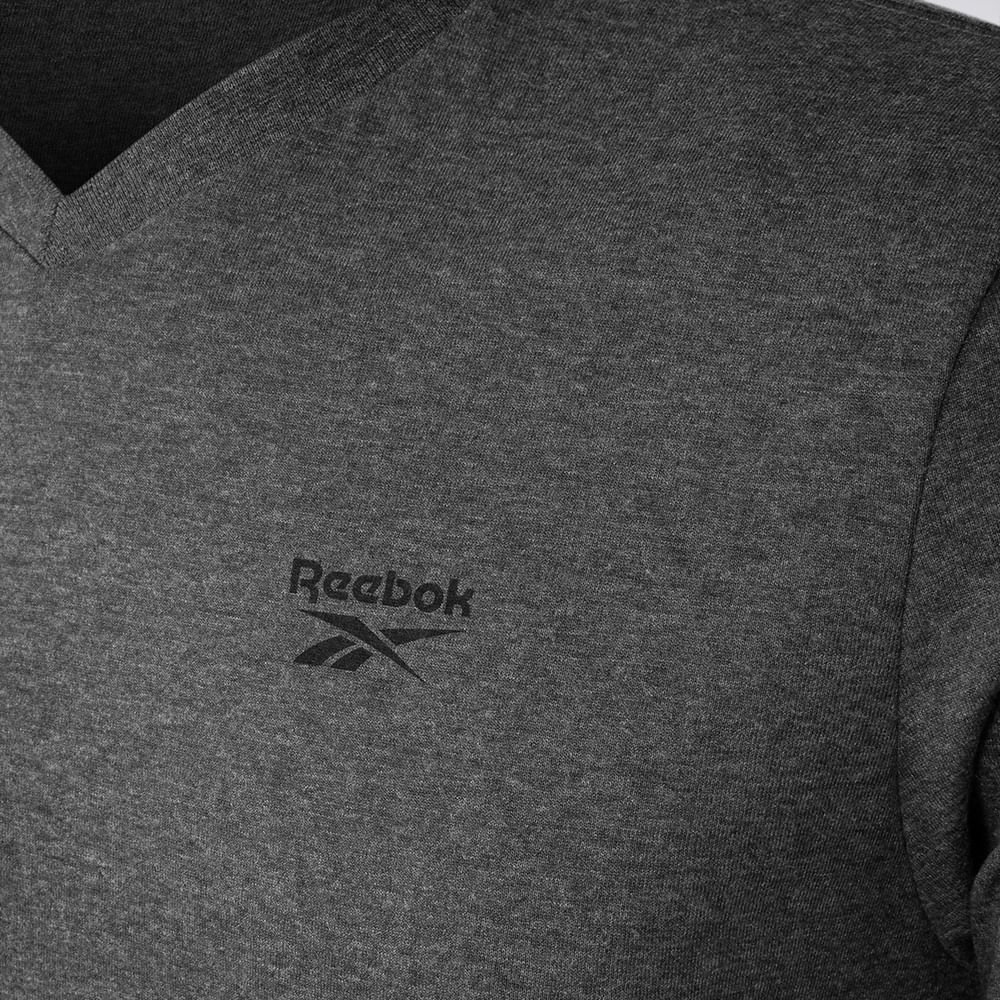 Camiseta Reebok CL Logo V Masculina – preto – foto 2