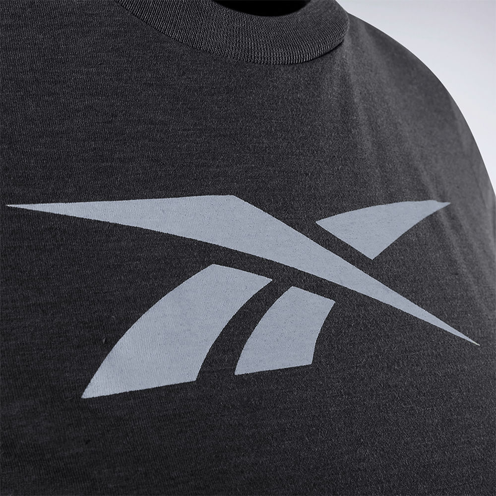 Camiseta Reebok Big Vector Feminina – preto – foto 3