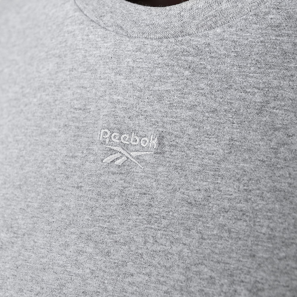 Camiseta Reebok Logo Cropped Feminina – Cinza mescla – foto 3